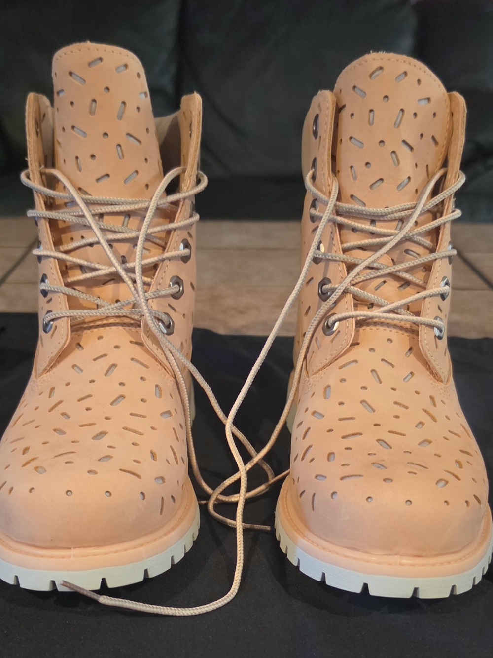 Timberland Premium 6" WaterProof Nubuck, Women's Peach Lace-Up Perforated Boots